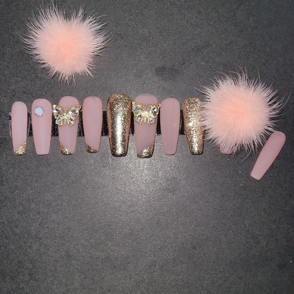 Press on nails - Picture 3 of 4